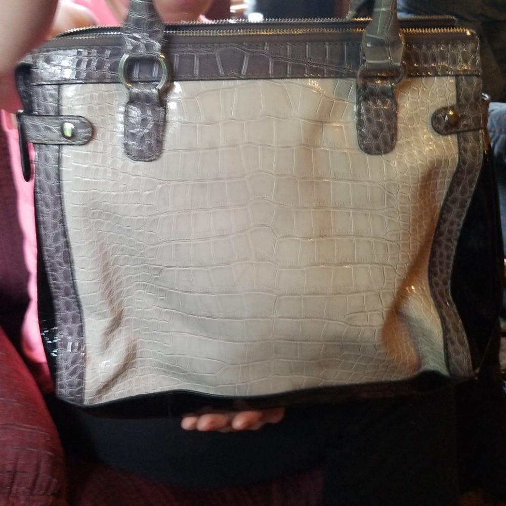 Purse - Picture 2 of 5